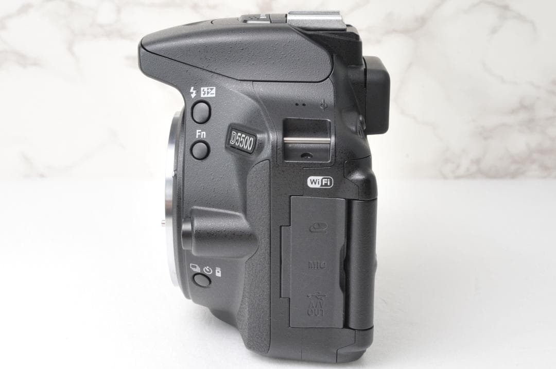 美品 ショット数新品級❣️Nikon D5500⭐️Wi-Fi スマホ転送 高画質