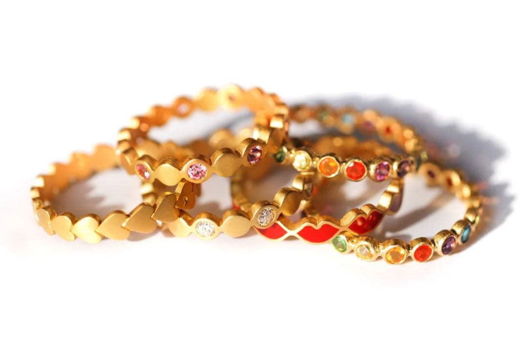 Marie-Helene de Taillac レッドエナメルキスバンドリング