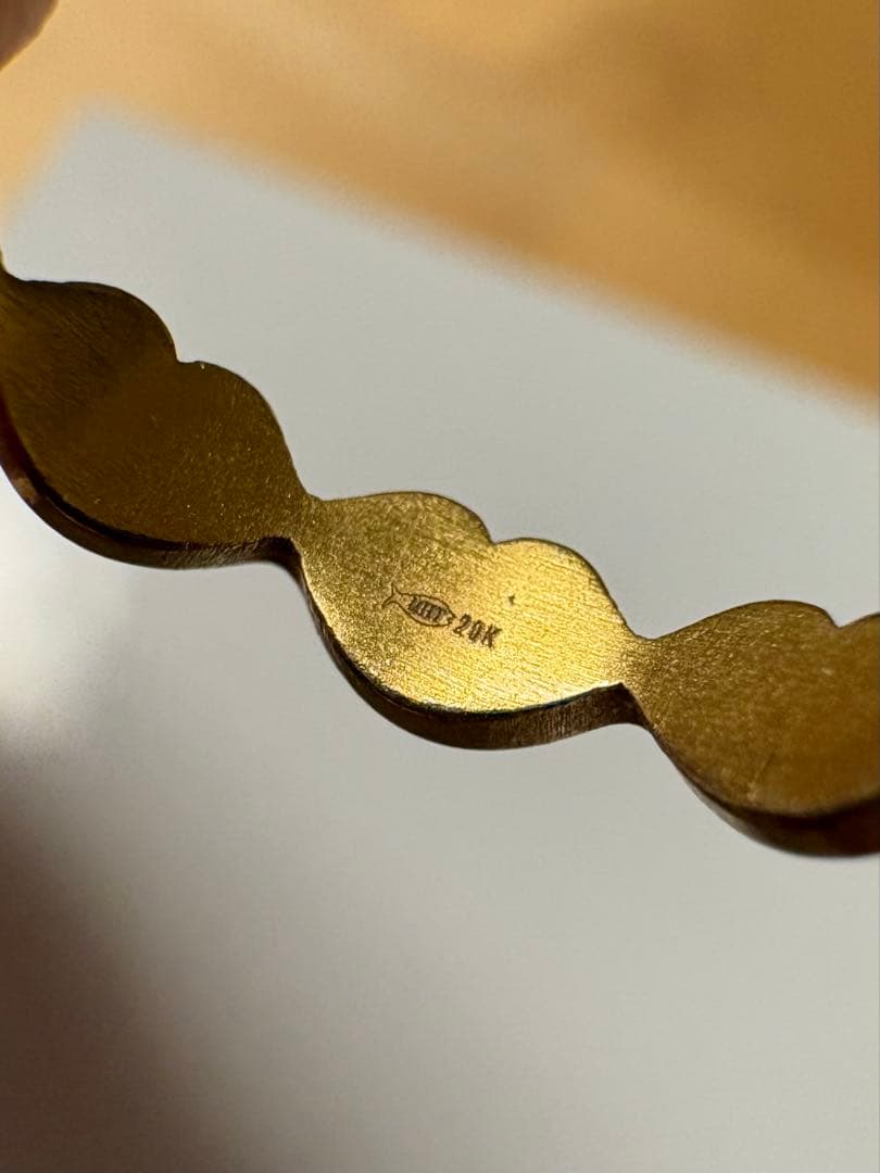 Marie-Helene de Taillac レッドエナメルキスバンドリング