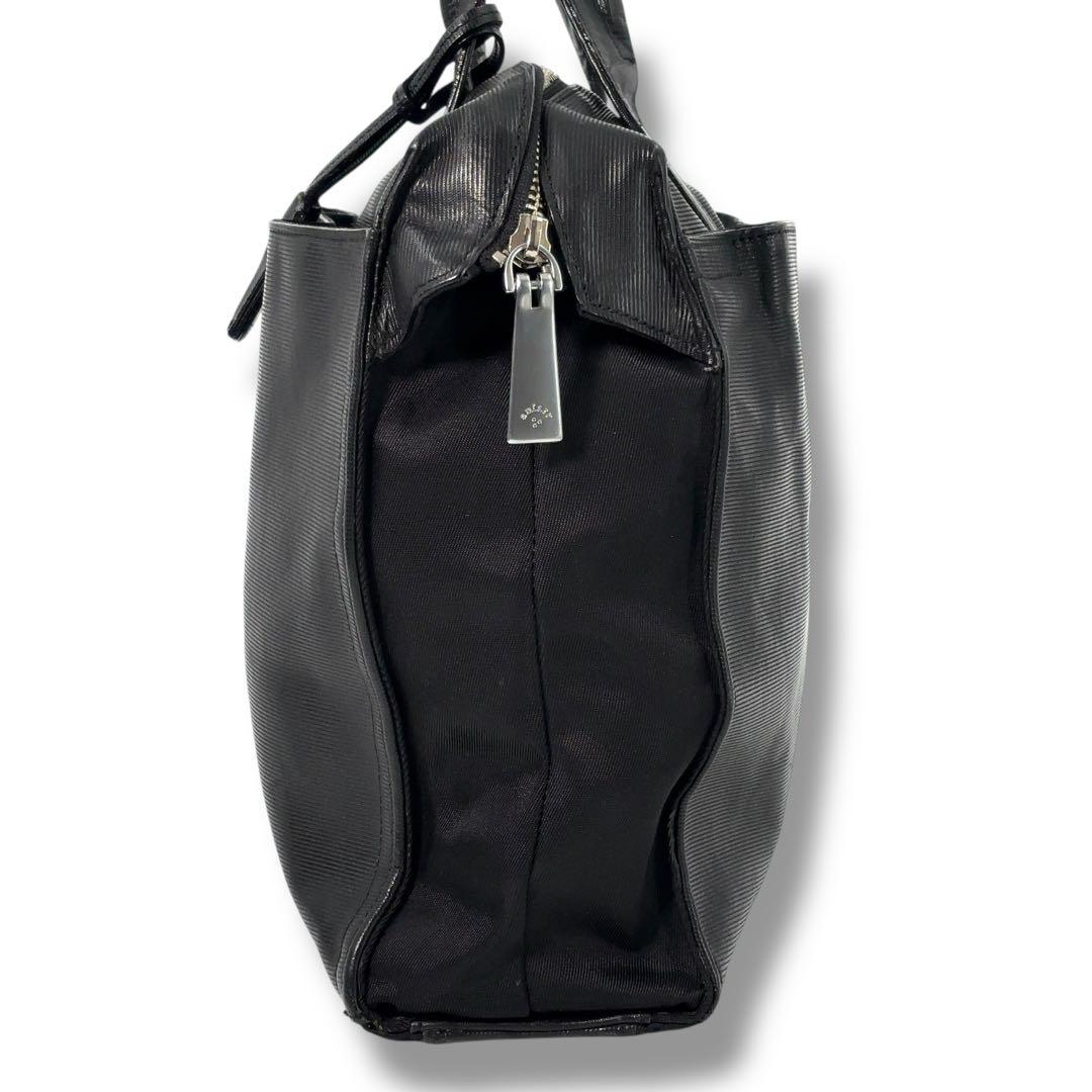 【人気】aniary　アニアリ　ブリーフバッグ　A4収納　ビジネスバッグ　黒