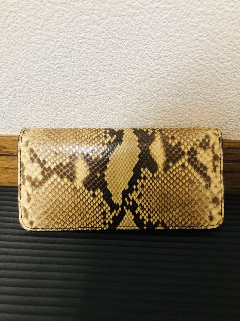 蛇革　パイソン　長財布