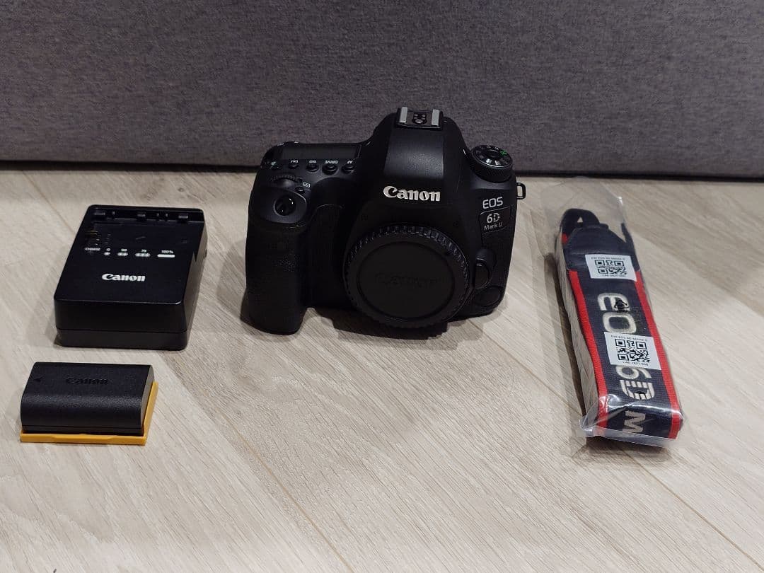 Canon EOS 6D デジタル一眼レフカメラ　値下げ！！