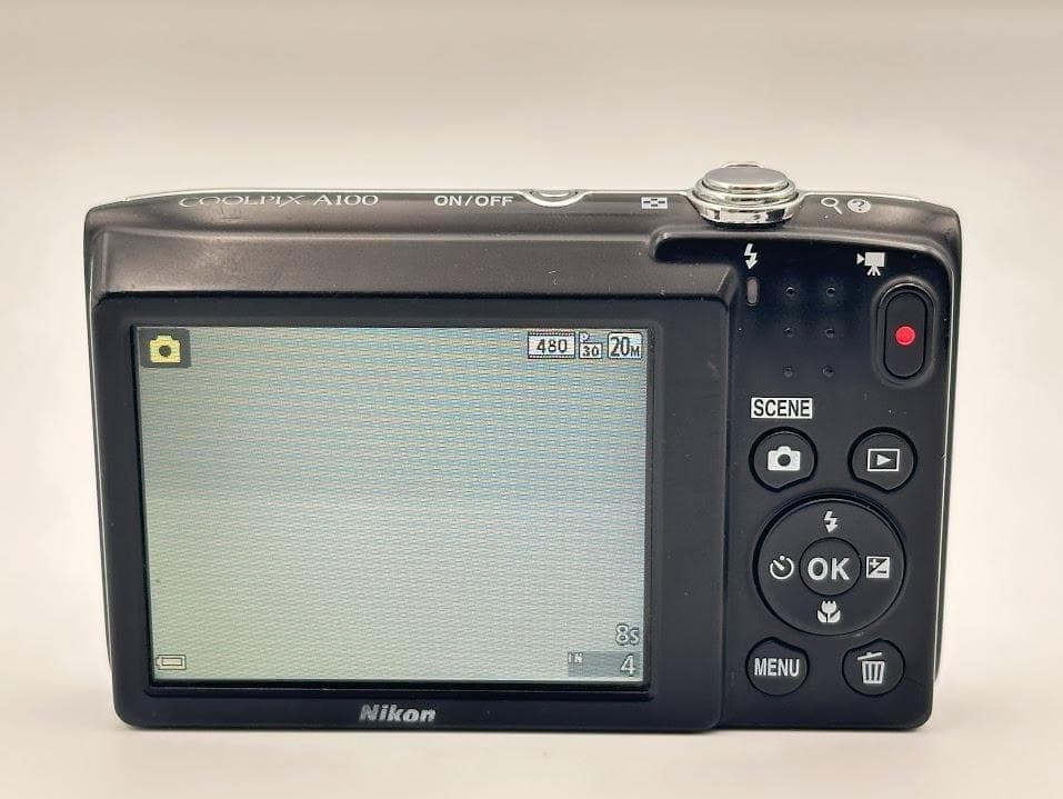 Nikon COOLPIX A100 シルバー コンパクトデジタルカメラ 動作品