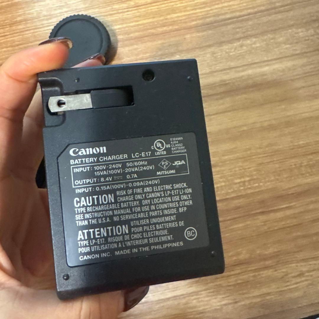 Canon EOS デジタル一眼レフカメラ　　　kiss x8i