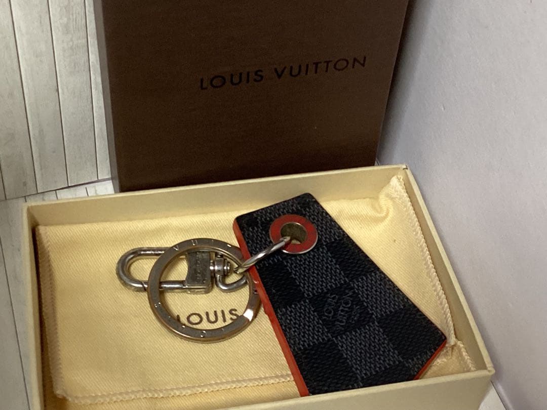 箱保存袋付美品ルイヴィトンLOUISVUITTONダミエ レザーキーホルダー本物
