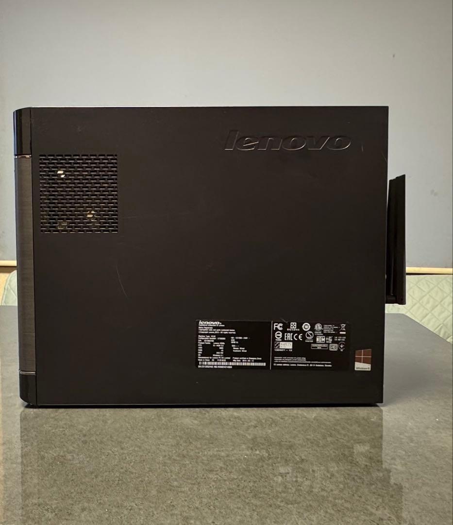 Lenovo DESKTOP-400CVFM デスクトップPC