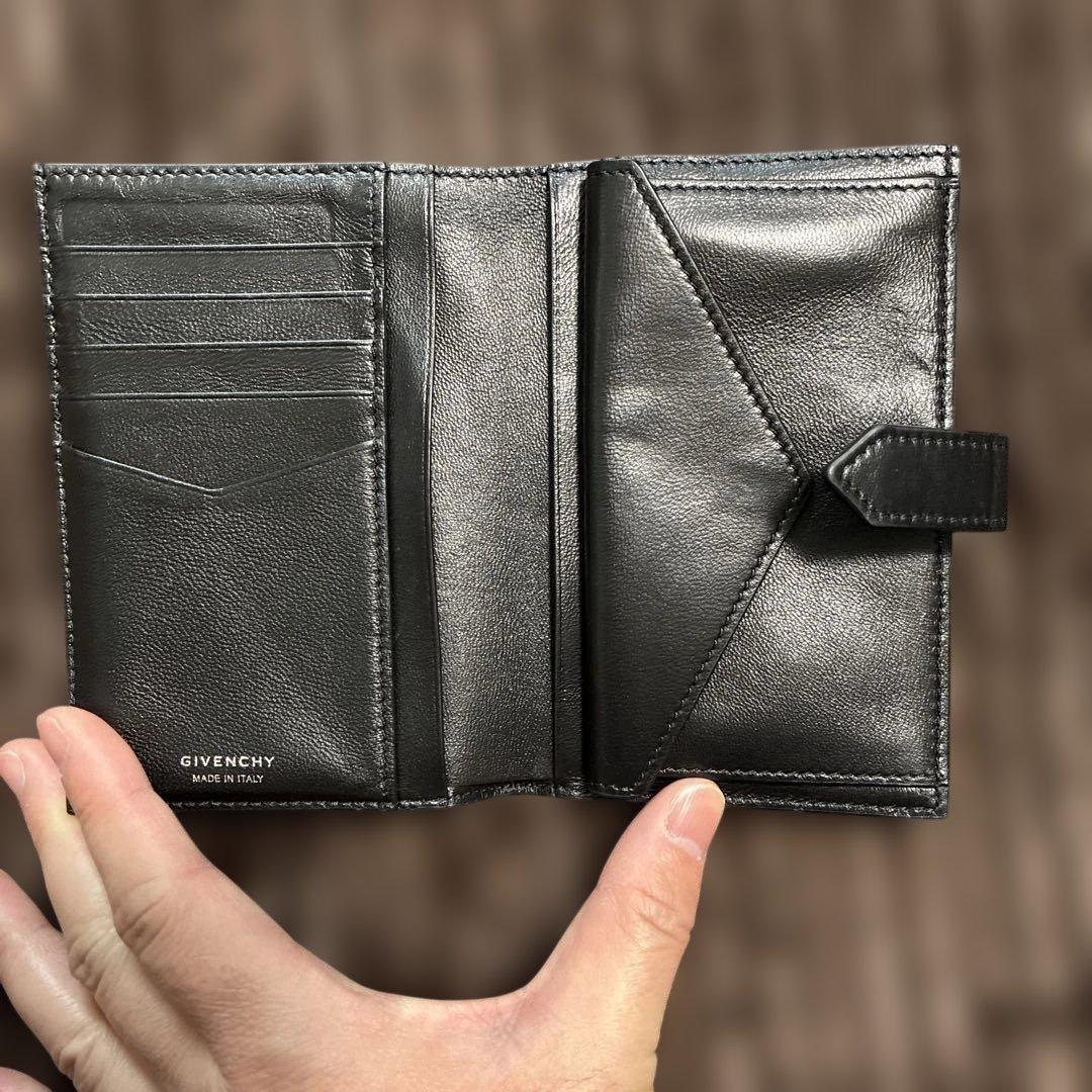 ジバンシー　二つ折り財布　最終値下げ