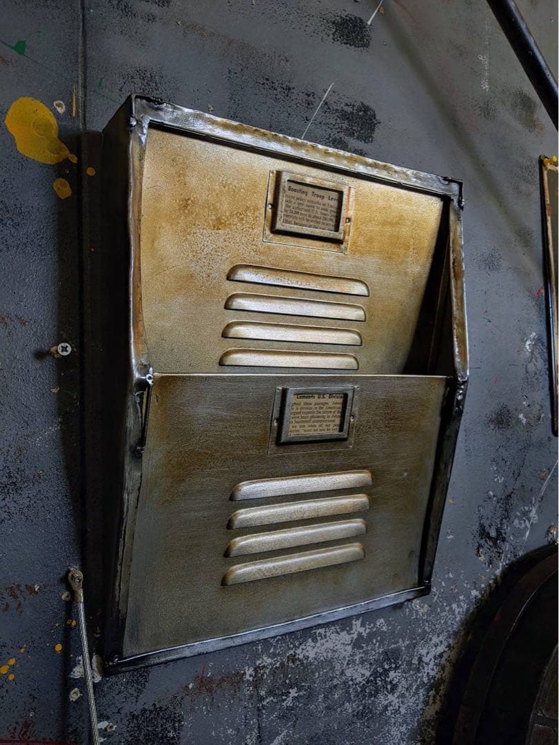 無骨さ半端ない！ペーパーホルダー マガジンラック（ダブル） インダストリアル