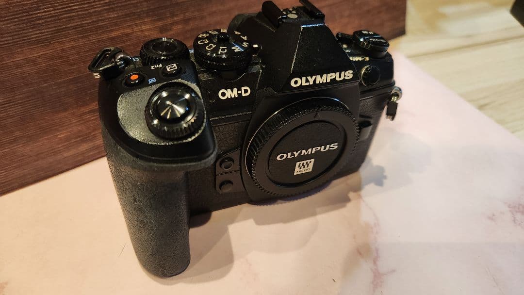 OLYMPUS OM-D E-M1 Mark II ボディ 付属品