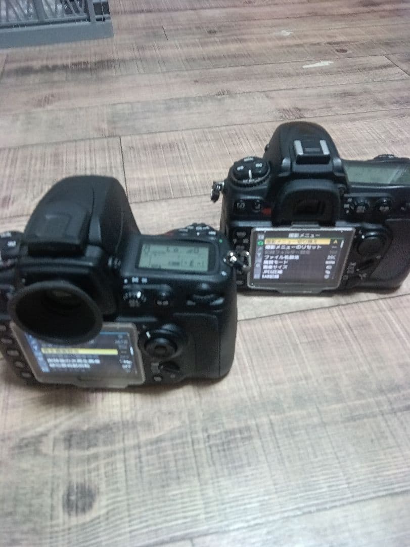 Nikon D700 人気再燃中　極美品　D300他おまけ多数