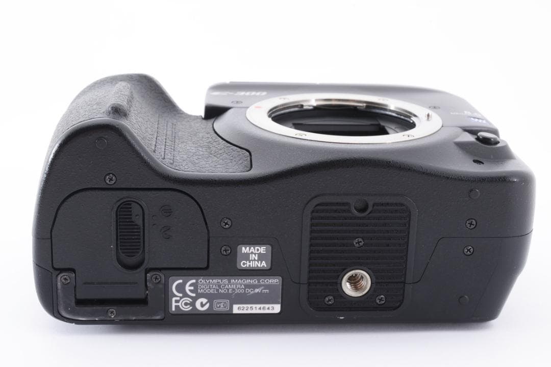 OLYMPUS デジタル一眼レフカメラ E-300 動作確認済