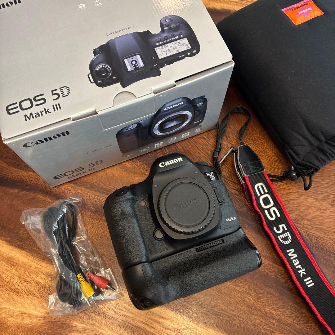 Canon EOS 5D Mark III + バッテリーグリップ 巾着付