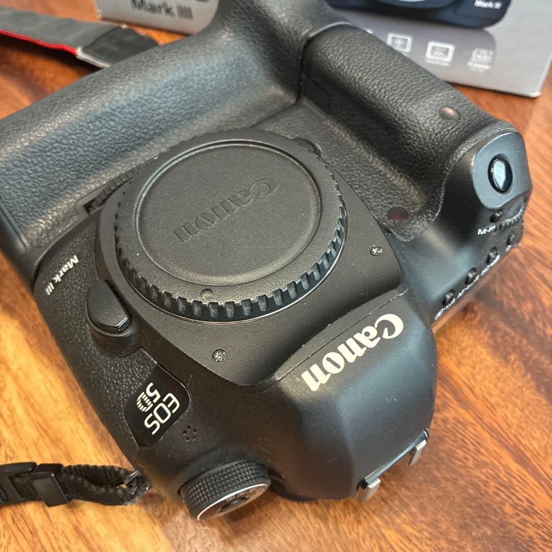 Canon EOS 5D Mark III + バッテリーグリップ 巾着付