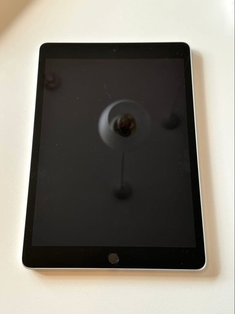 【美品】iPad 10.2インチ 第9世代 Wi-Fi シルバー　本体