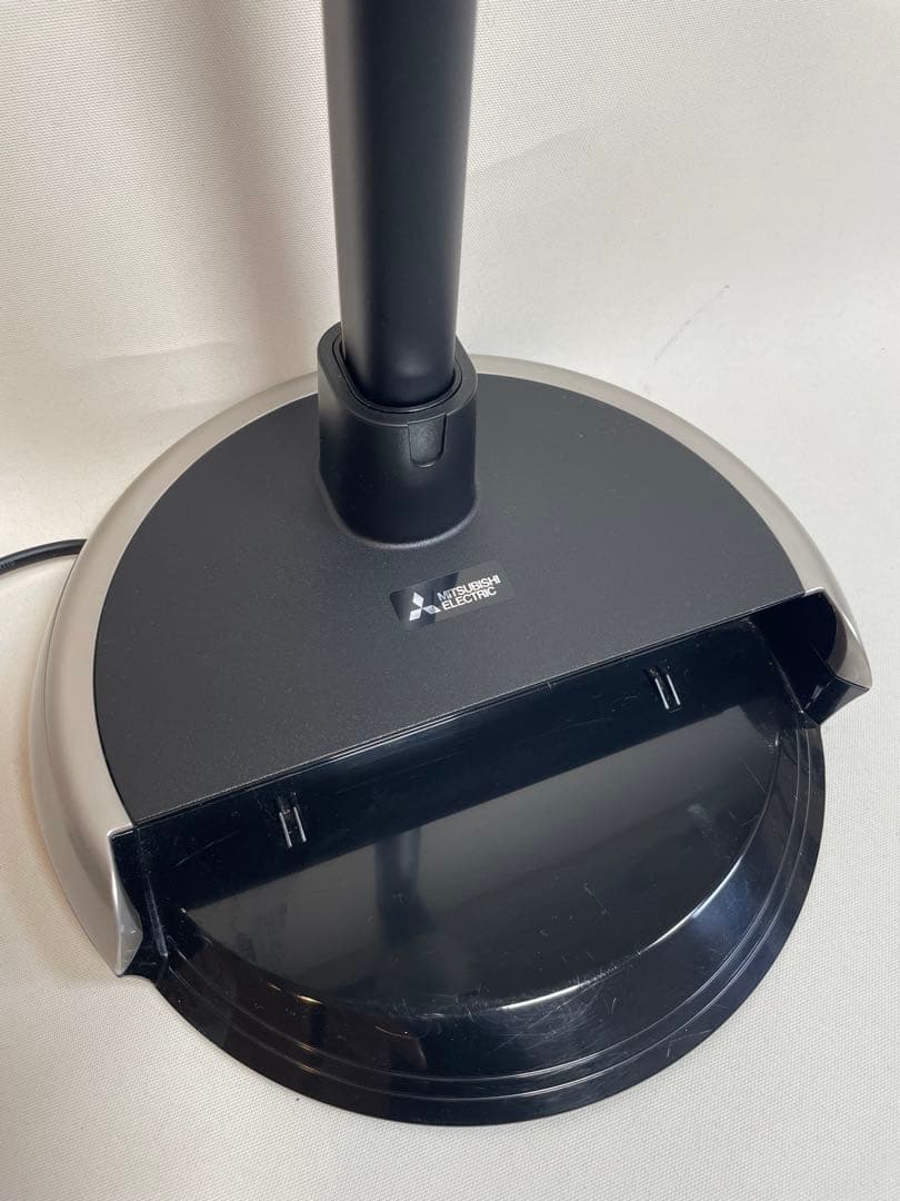 美品 三菱コードレススティッククリーナー　掃除機　サイクロン式　ZUBAQ