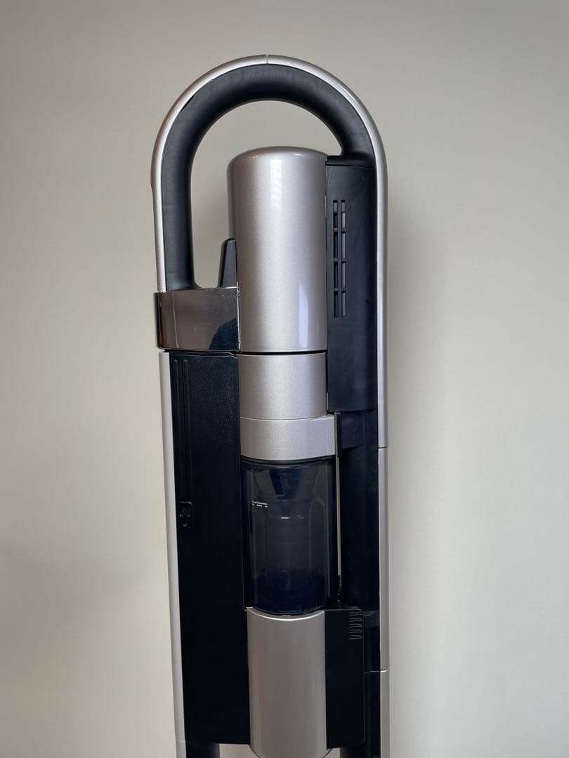 美品 三菱コードレススティッククリーナー　掃除機　サイクロン式　ZUBAQ