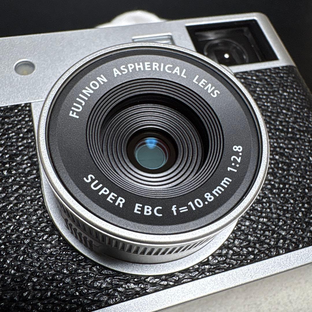 FUJIFILM (フジフイルム) X half X-HF1 シルバー