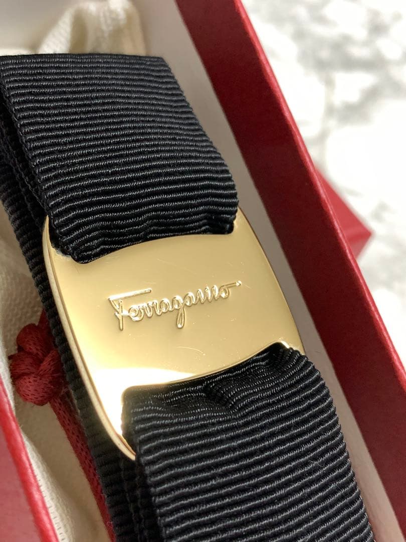 サルヴァトーレ フェラガモ バレッタ 黒