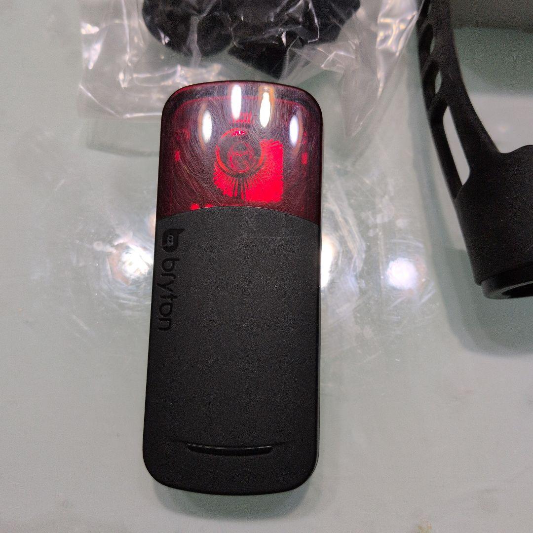 bryton r300L ミリ波レーダー付きリアライト