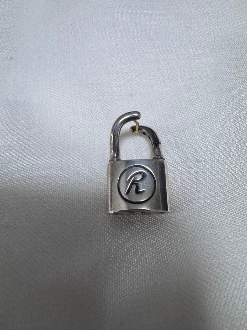 REBEL YELL ピアス