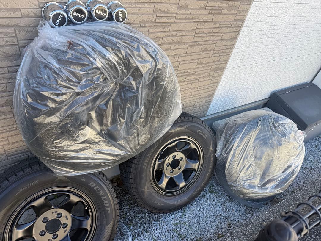 デリカd5 スタッドレスタイヤホイール　4本セット