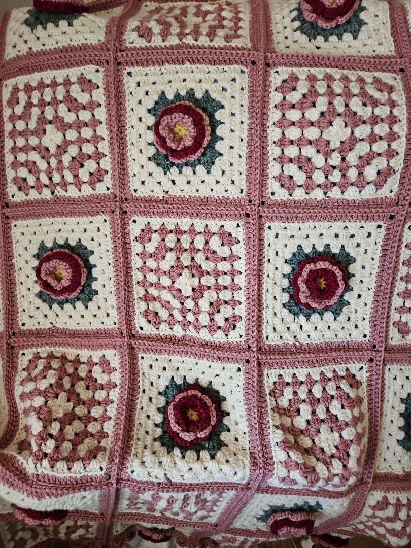 立体お花モチーフ　マルチカバー