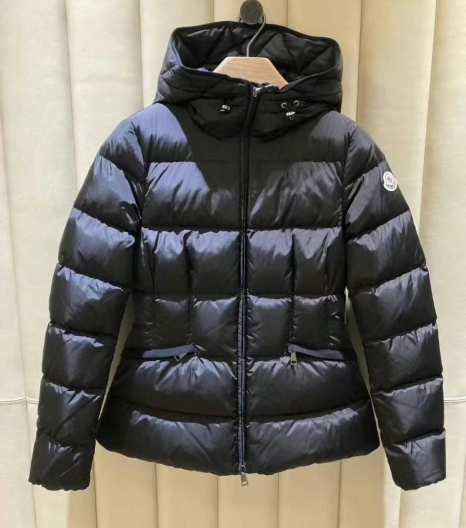 ブラックダウンジャケット フード付き~~~