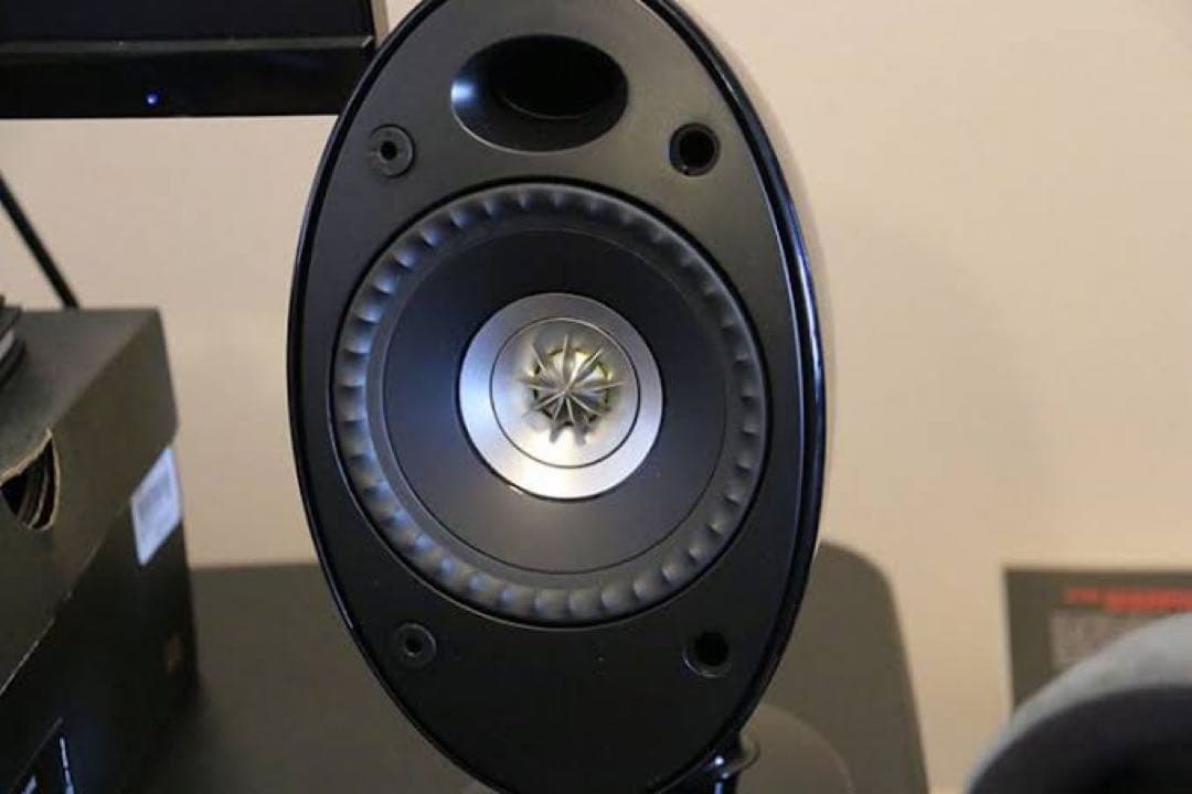 KEF スピーカー　EGG ワイアレス