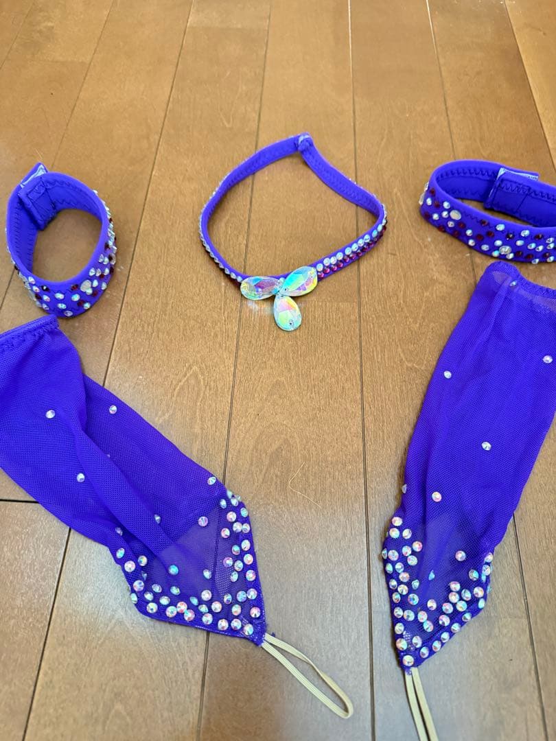 社交ダンス ラテンドレス 黒と紫 フラワー装飾