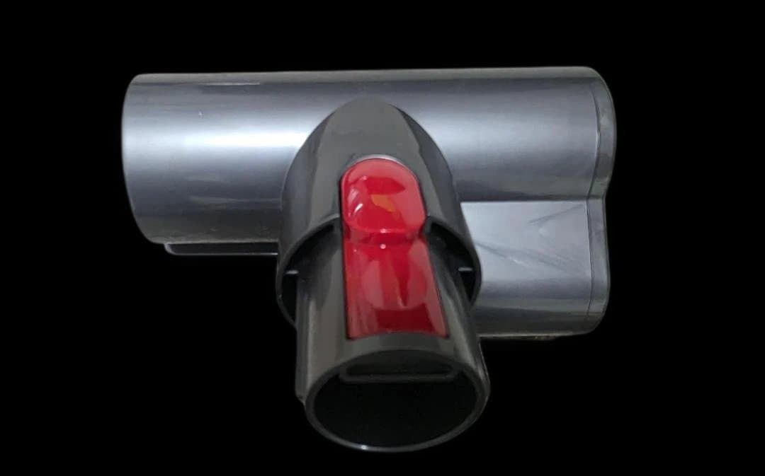 ユーズド美品+付属品満載Dyson Cyclone V10 Fluffy送料込み