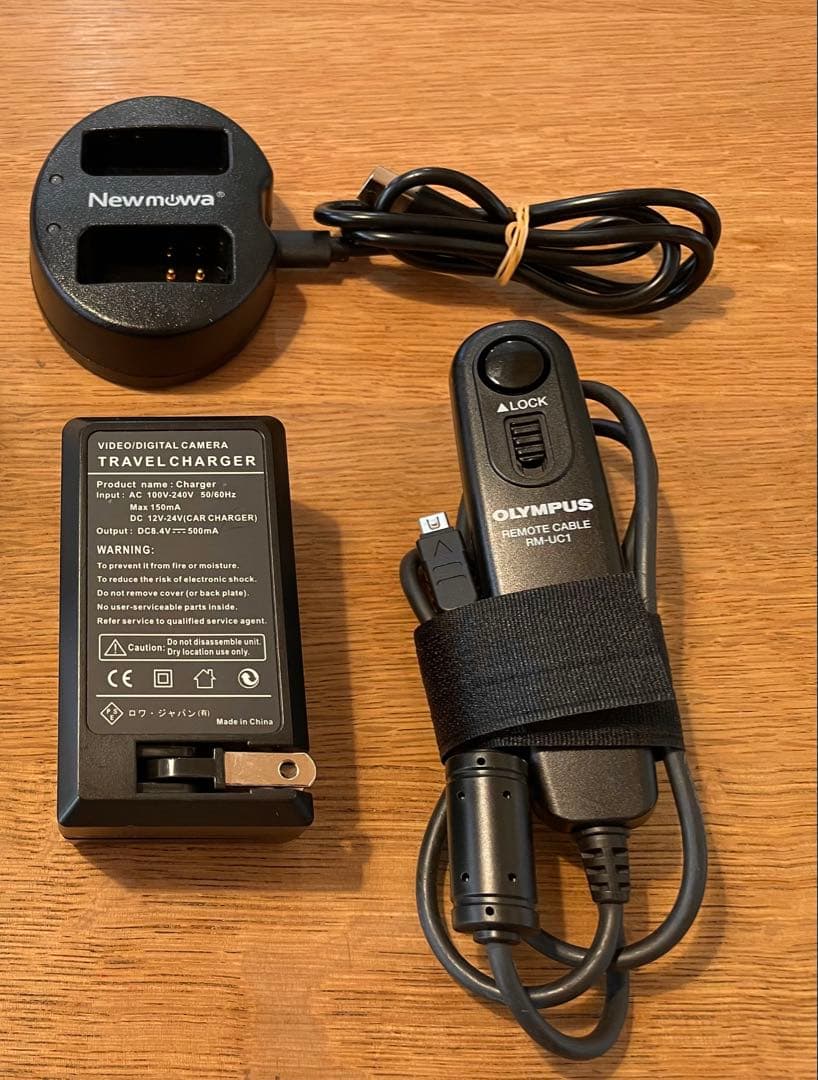 OLYMPUS OM-D E-M5と25mm f1.8レンズセット 美品