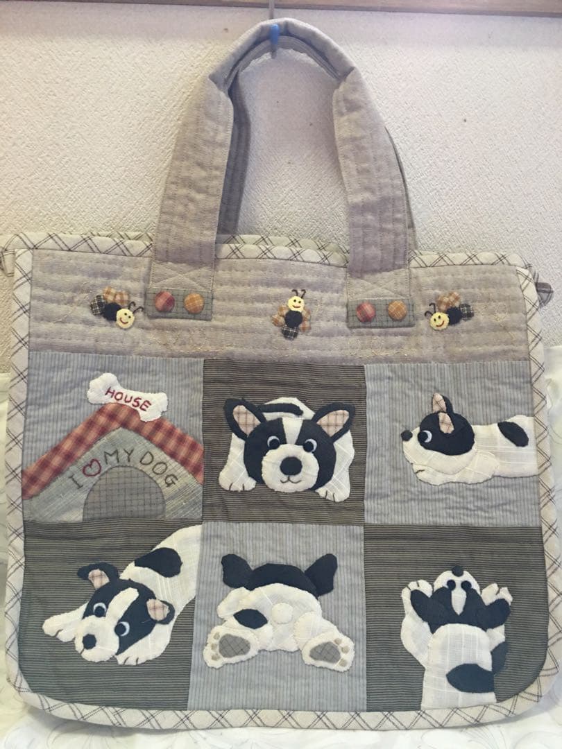 パッチワークキルトバック　大きめのトートバック　ワンコ &ミツバチ NO41