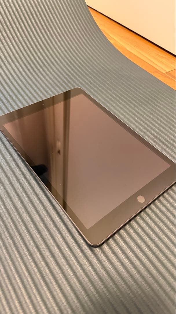 アップル iPad 第7世代 WiFi 32GB スペースグレイ 付属品あり