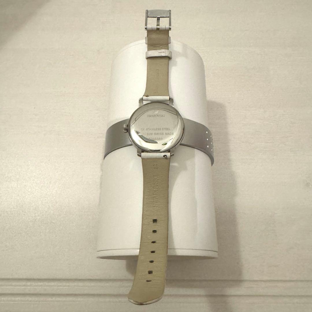 入手困難！スワロフスキー　時計　ホワイト
