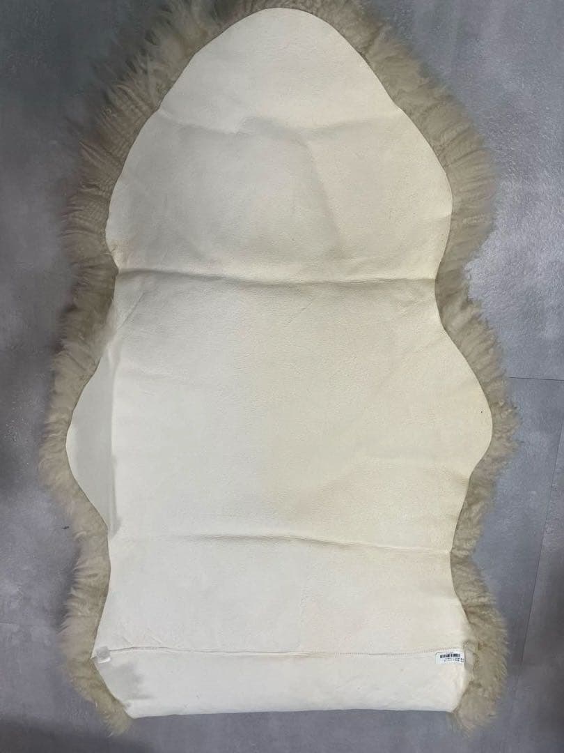 ニチロ毛皮株式会社　高級羊毛ムートンラグ　約194×68cm