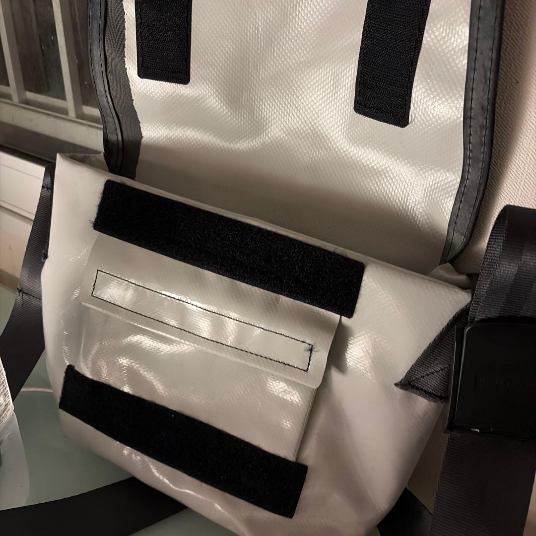 キョmomo FREITAG メッセンジャーバッグ ホワイト/パープル