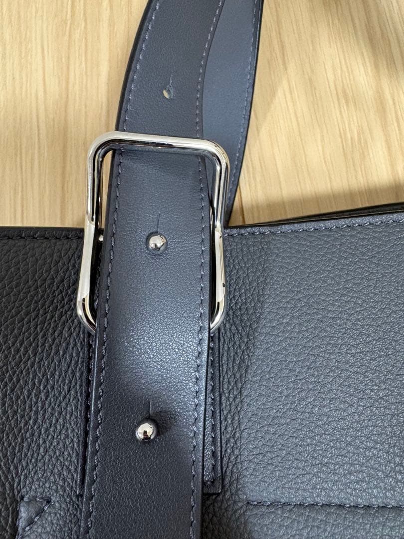 LOEWE ロエベ　バックルジップトート