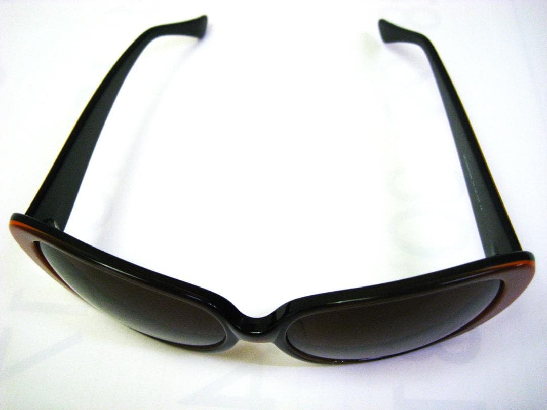 ケ*ジ様 極美品サングラス フォリフォリ Folli Follie SG2B00