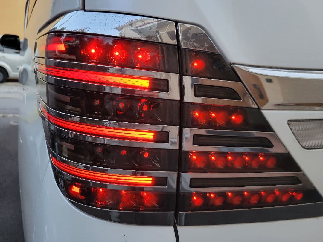 ヴァレンティ　ジュエルLEDテールランプ　ヴェルファイア20　送料込み