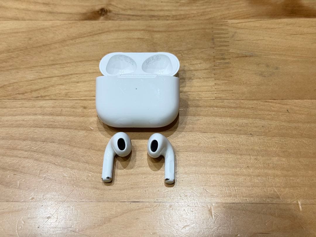 AirPods (第3世代) 本体 + 充電ケース