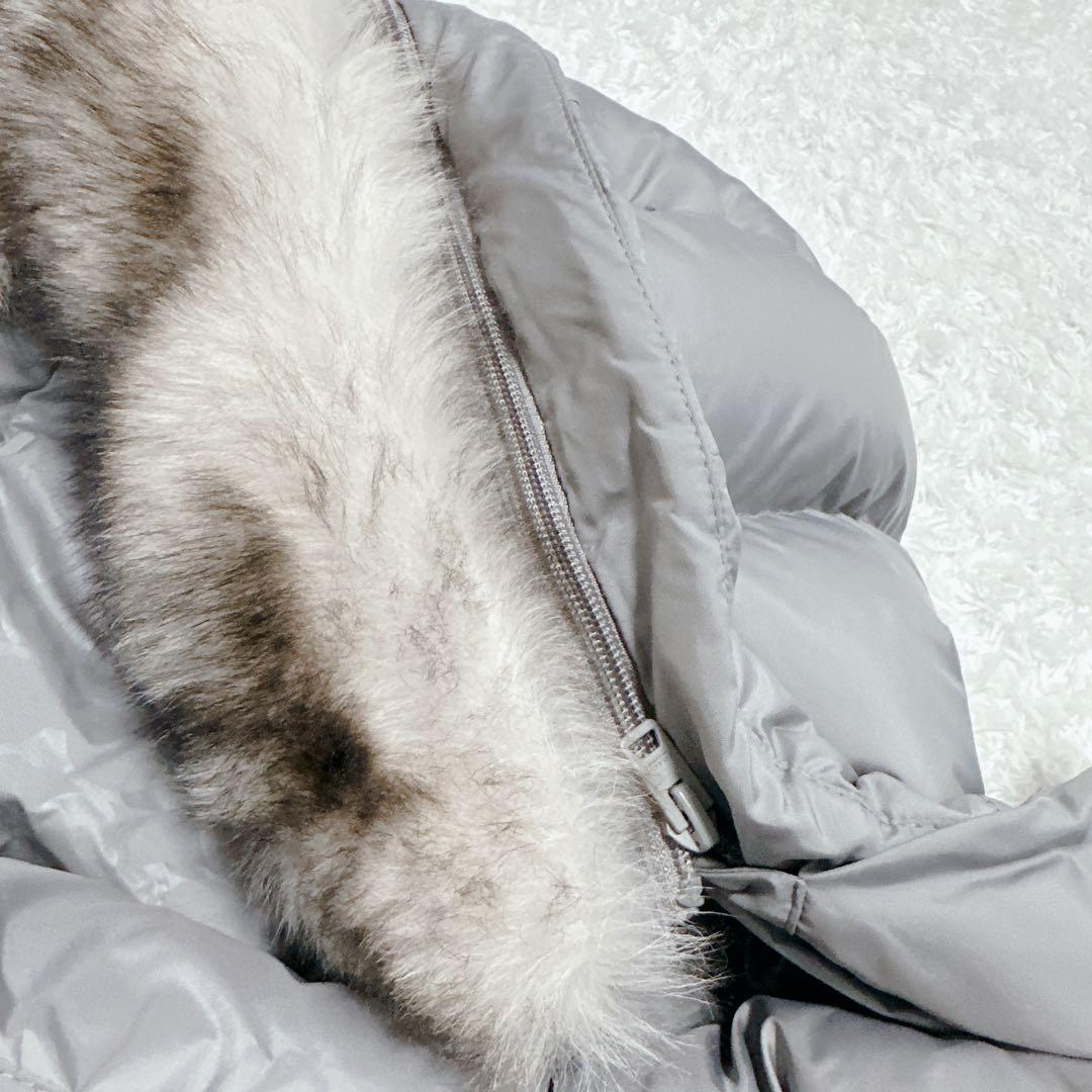 【美品】COACHグレー ファー フード付き ダウンジャケット Cロゴ　Sサイズ