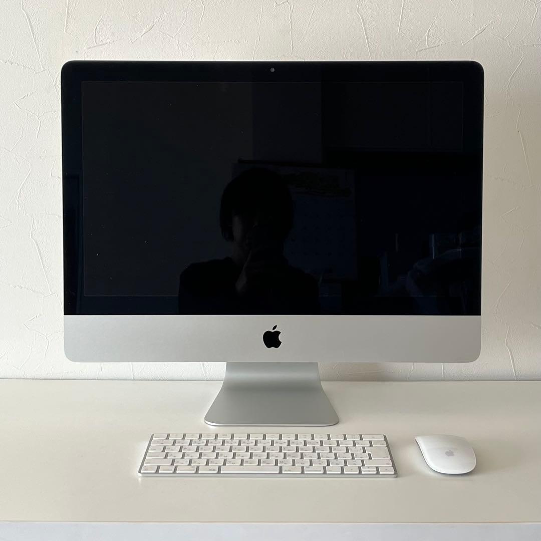 Apple iMac 21.5インチ　本体、純正キーボード、マウス付き