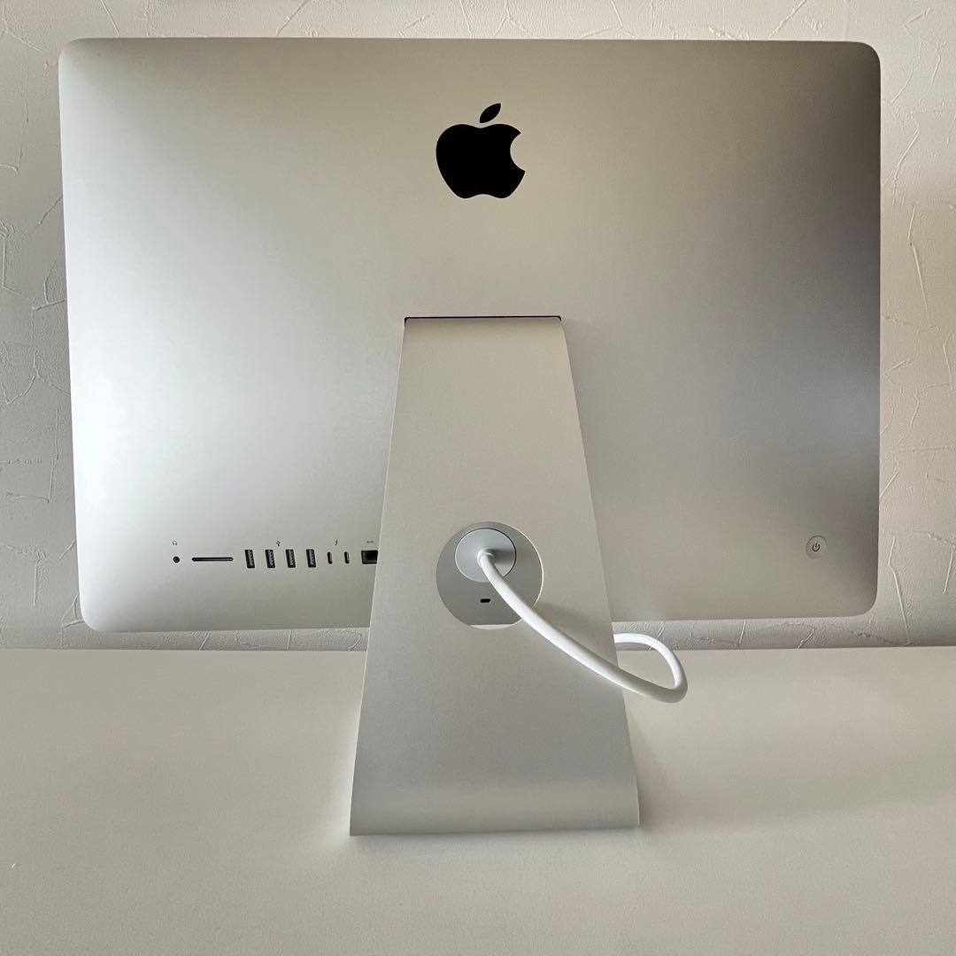 Apple iMac 21.5インチ　本体、純正キーボード、マウス付き