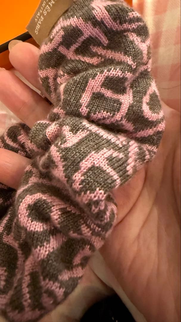 HERMEエルメス Claudiaシュシュナウサ柄 カシミヤ シルク シュシュ