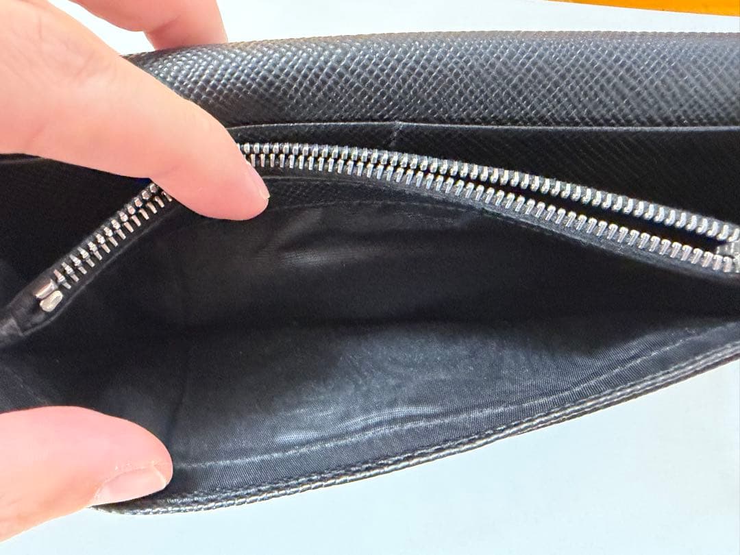 【PRADA】プラダ　長財布　ブラック