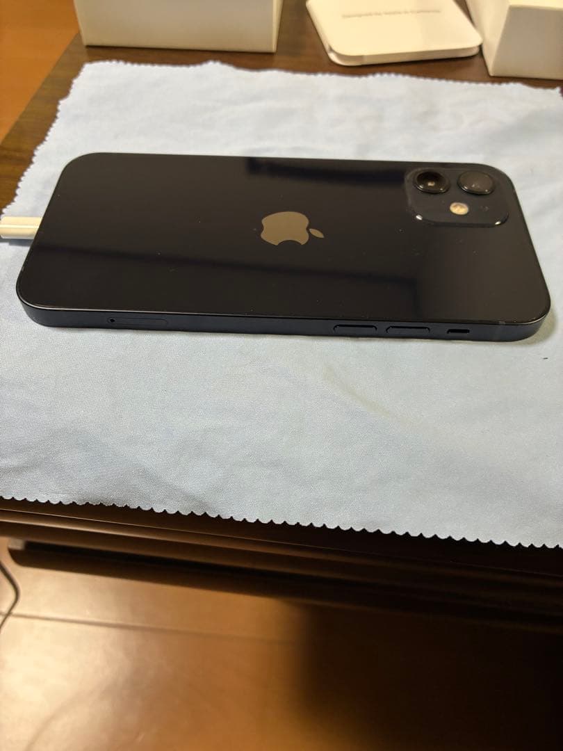 Apple iPhone 12 ブラック 64GB 本体　SIMロック解除