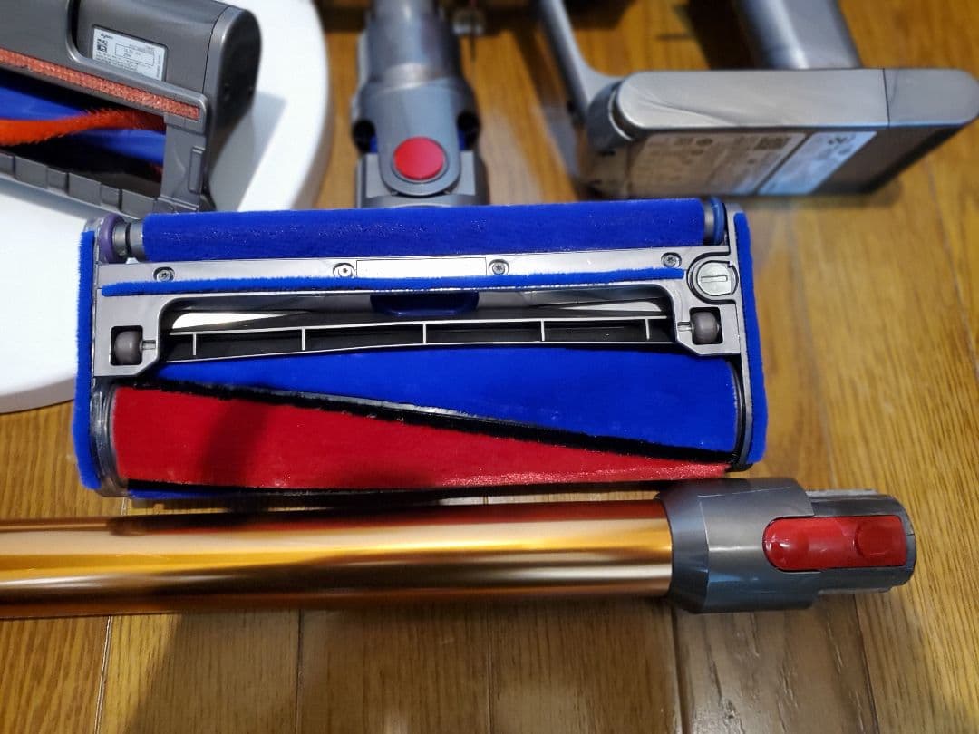 値下げしました　ダイソンV10 分解清掃動作確認済　スタンド付