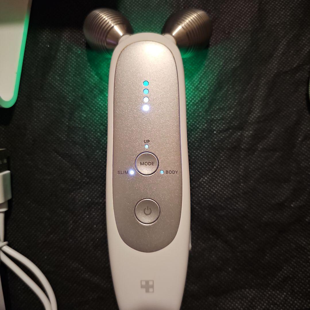 メディキューブ　AGE-R DERMA EMS SHOT