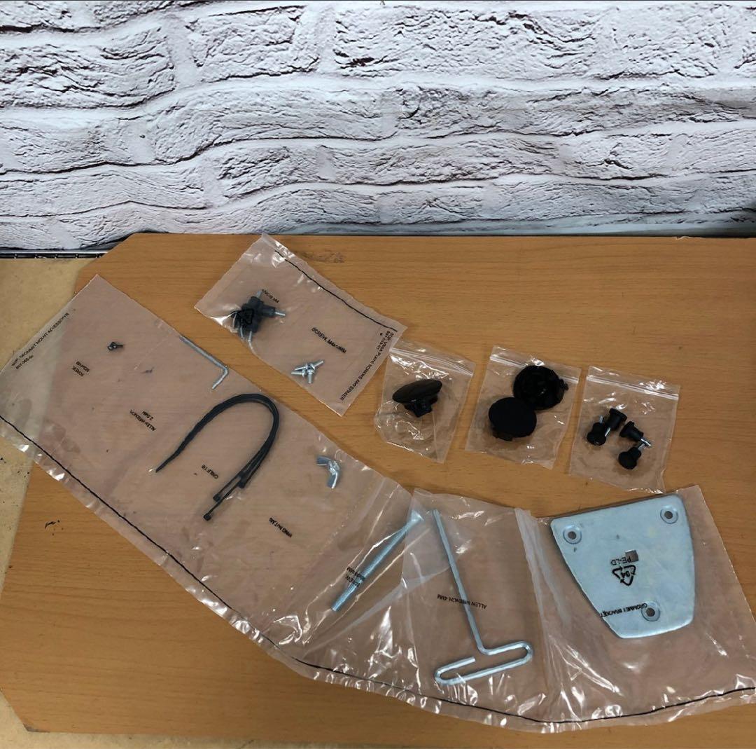 Amazonベーシック モニターアーム デュアル-ディスプレイタイプ ブラック