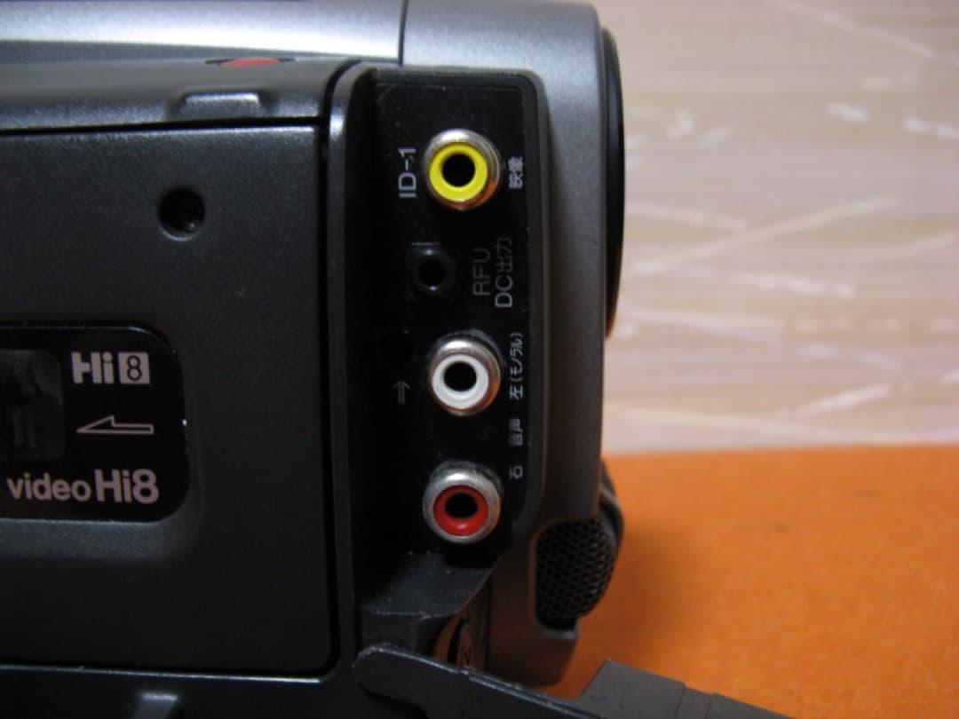 動作0K❗️☆SONYの液晶Hi8/8ミリビデオカメラ・CCD-TRV90